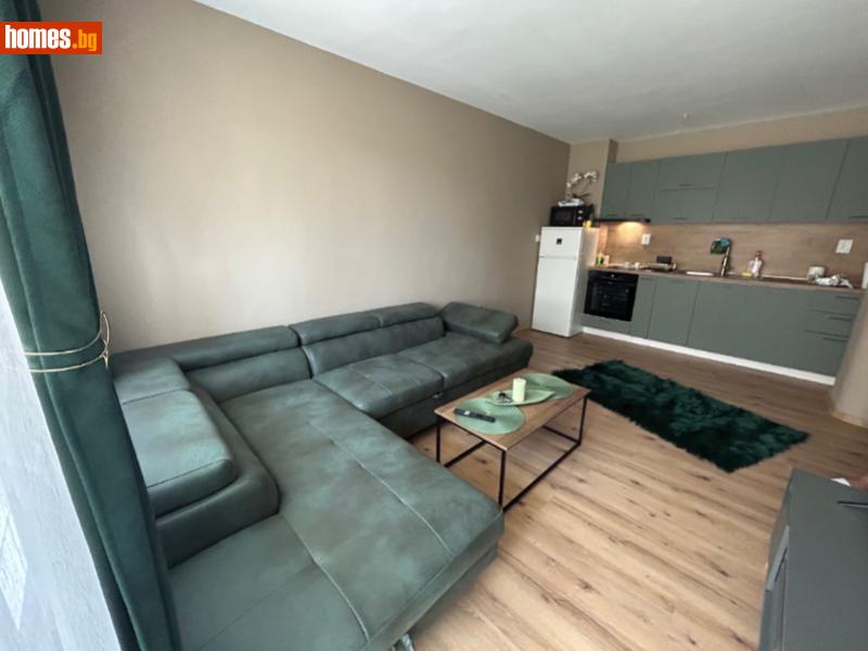 Тристаен, 80m²