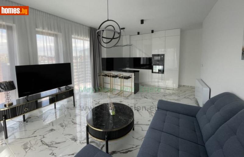 Тристаен, 120m²