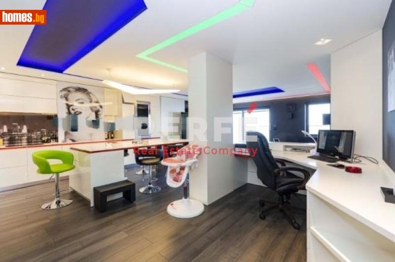 Тристаен, 175m² - Жк. Лазур, Бургас - Апартамент за продажба - Perfe Estates - 118498762