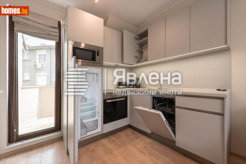 Тристаен, 75m²