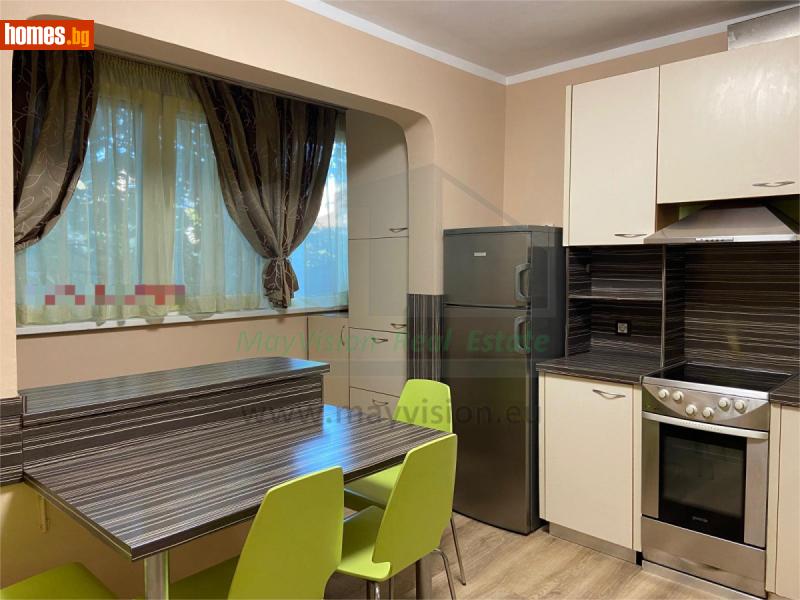 Тристаен, 96m²
