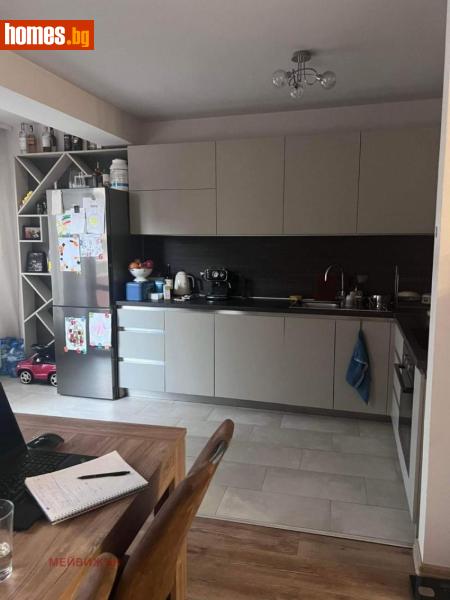 Тристаен, 137m²