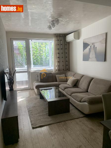 Тристаен, 105m²