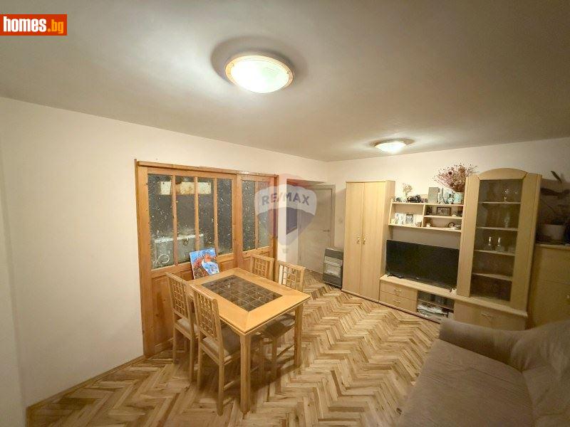 Тристаен, 6927m² -  Спортна Зала, Варна - Апартамент за продажба - RE/MAX Partners - 118829281