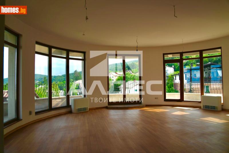 Четиристаен, 220m²