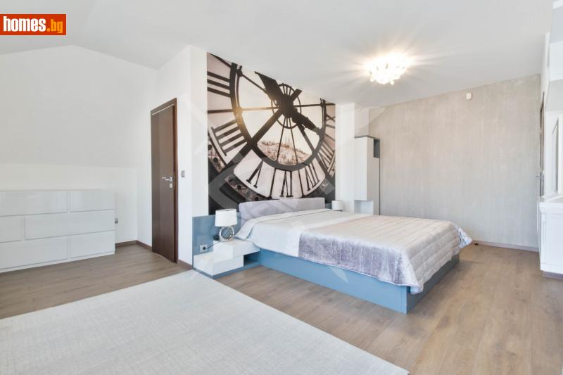 Тристаен, 200m² - снимка 3