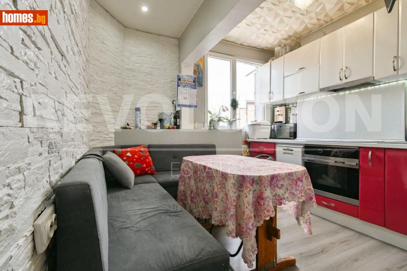 Тристаен, 68m² -  Оборище, София - Апартамент за продажба - Революшън Естейт - 119315585