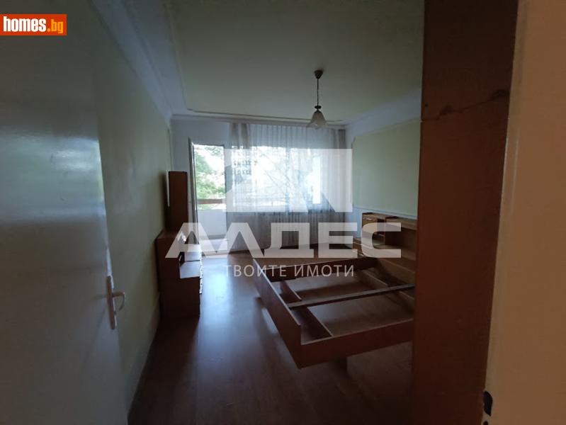 Тристаен, 89m² - снимка 3