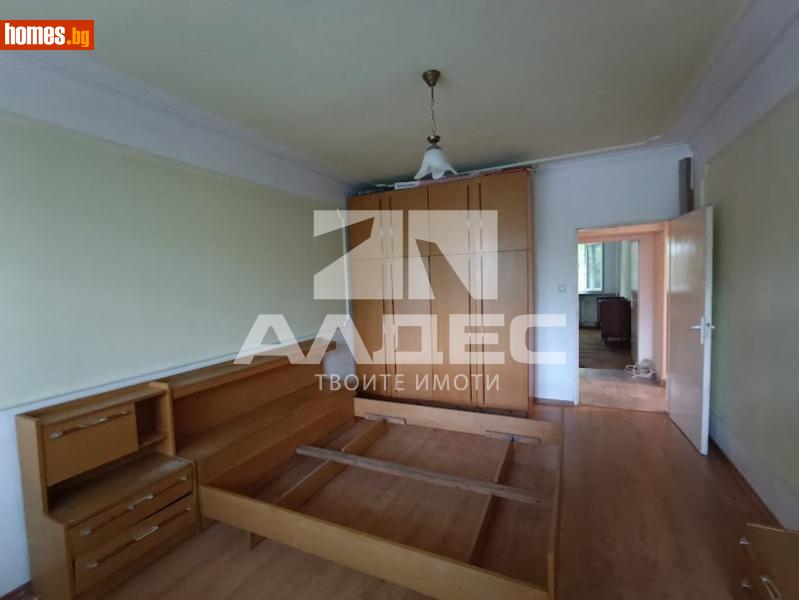 Тристаен, 89m² - снимка 4