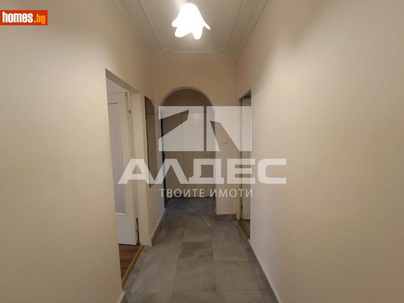 Тристаен, 89m² - снимка 8