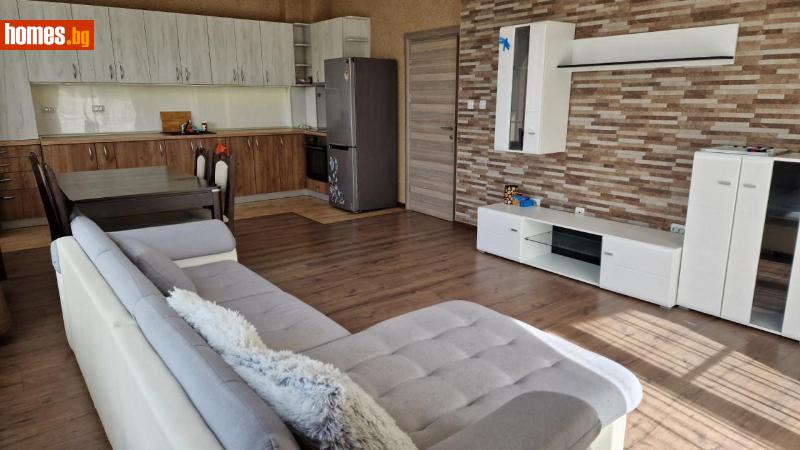 Тристаен, 103m²