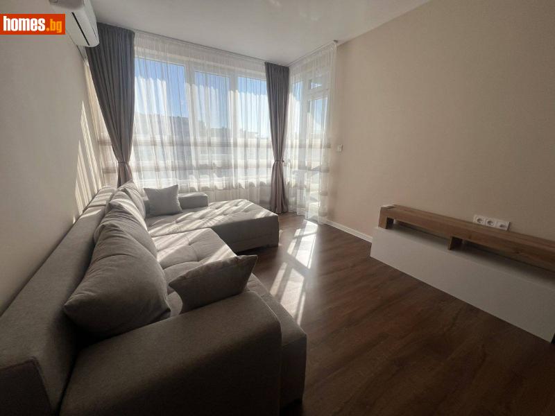 Тристаен, 103m²