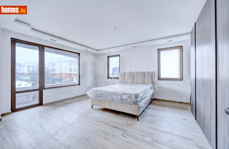 Къща, 345m²