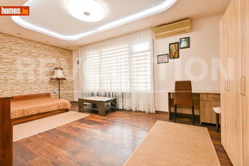 Тристаен, 74m² - снимка 1