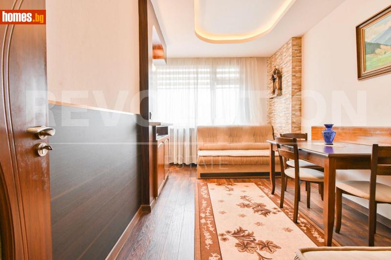 Тристаен, 74m² - снимка 8