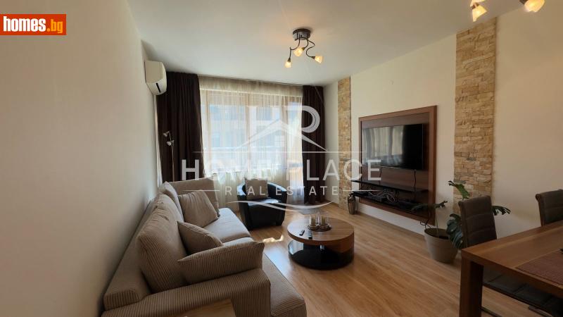 Тристаен, 96m²