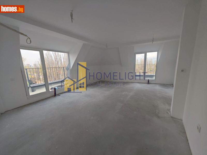 Тристаен, 124m² - снимка 2