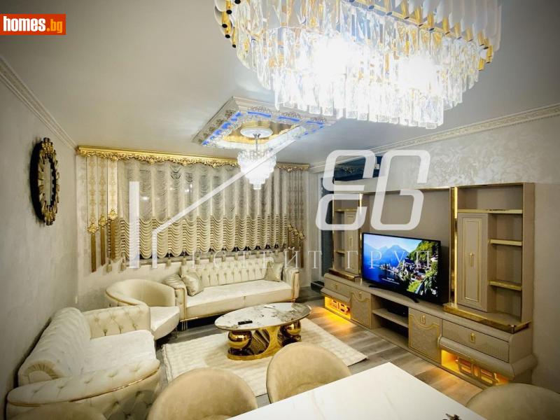 Тристаен, 110m²