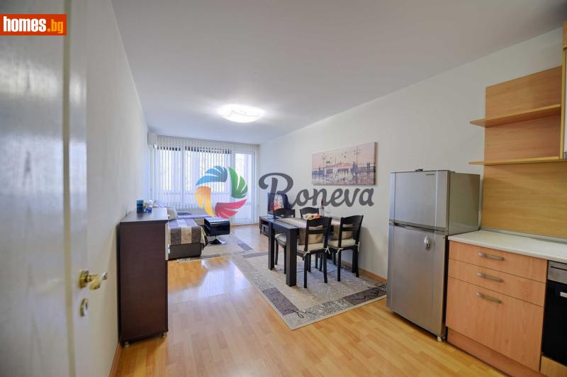 Тристаен, 90m²