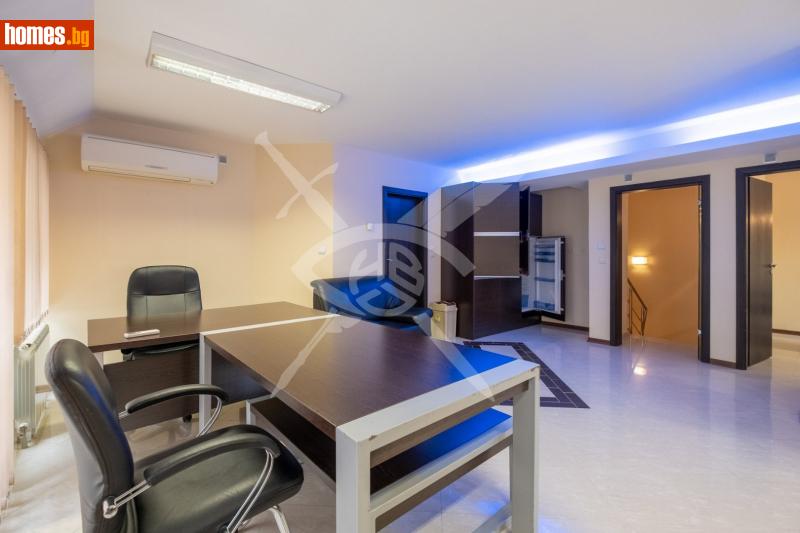Тристаен, 102m² - снимка 3