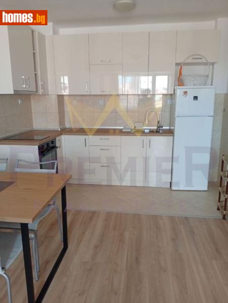 Тристаен, 75m²