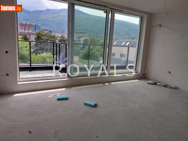 Тристаен, 102m² - снимка 2