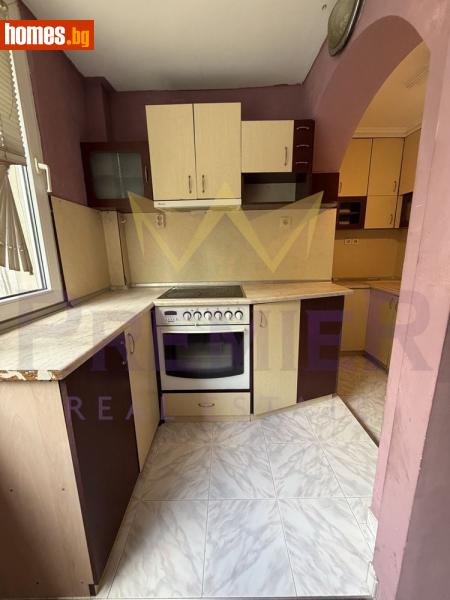 Тристаен, 109m²
