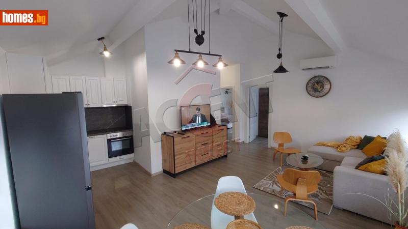 Тристаен, 90m²
