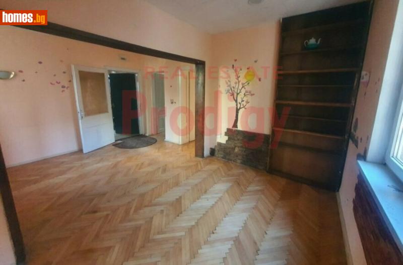 Къща, 270m²