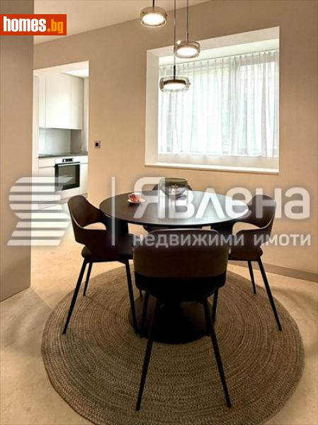 Тристаен, 95m²