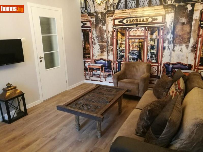 Двустаен, 77m²