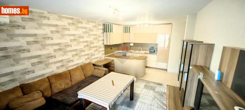 Тристаен, 87m²