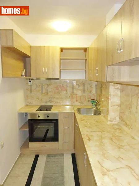 Тристаен, 86m²