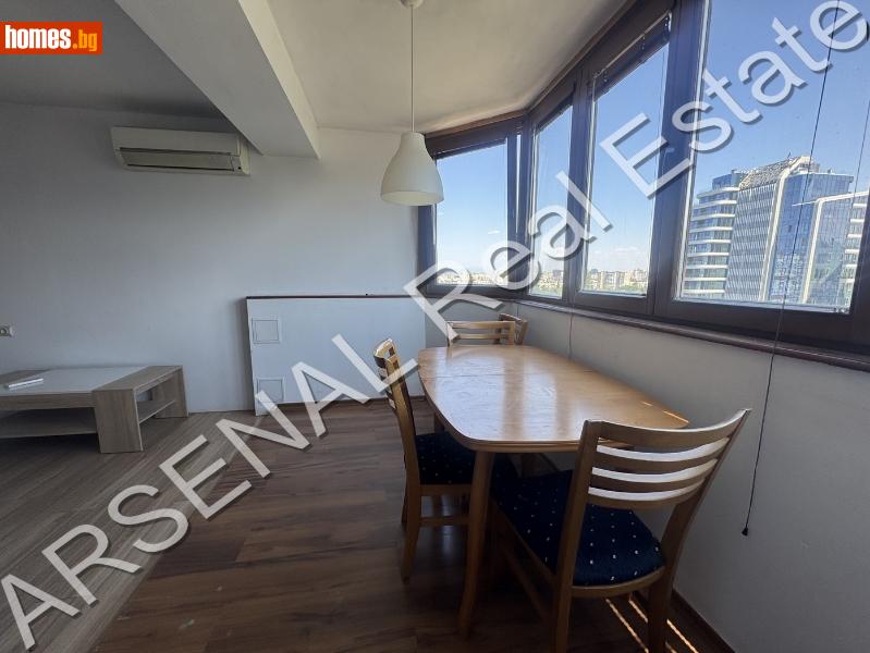 Тристаен, 150m²