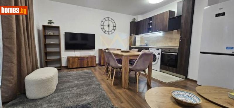 Тристаен, 78m²