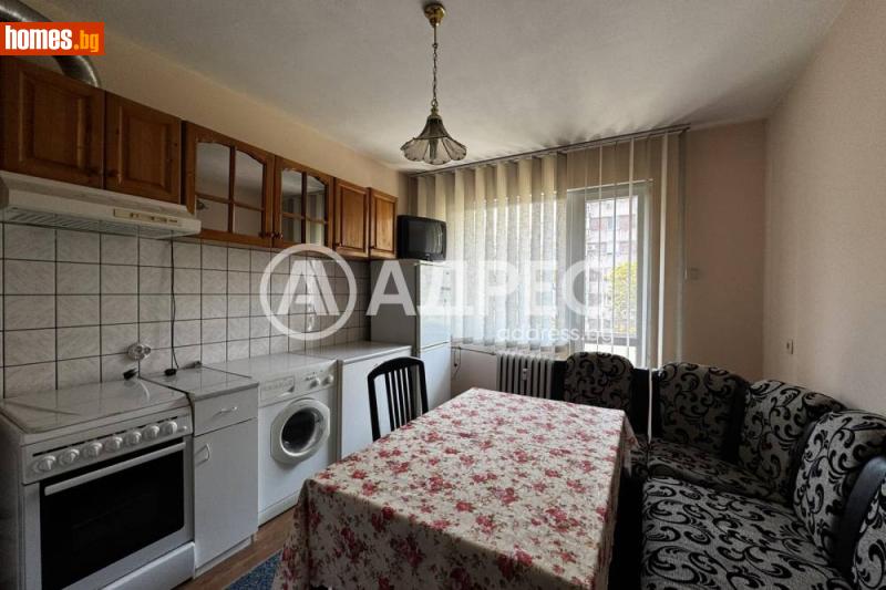 Двустаен, 65m²