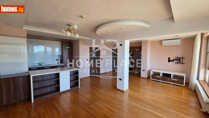 Тристаен, 123m²