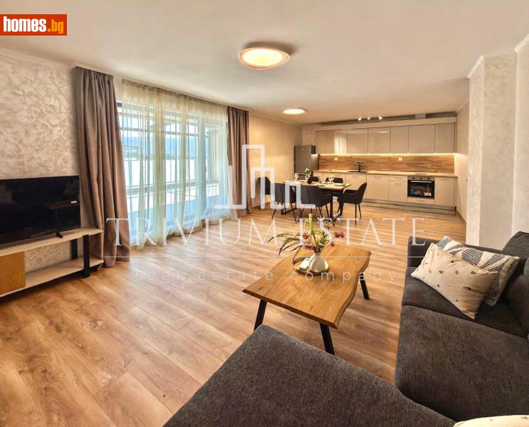 Тристаен, 110m²