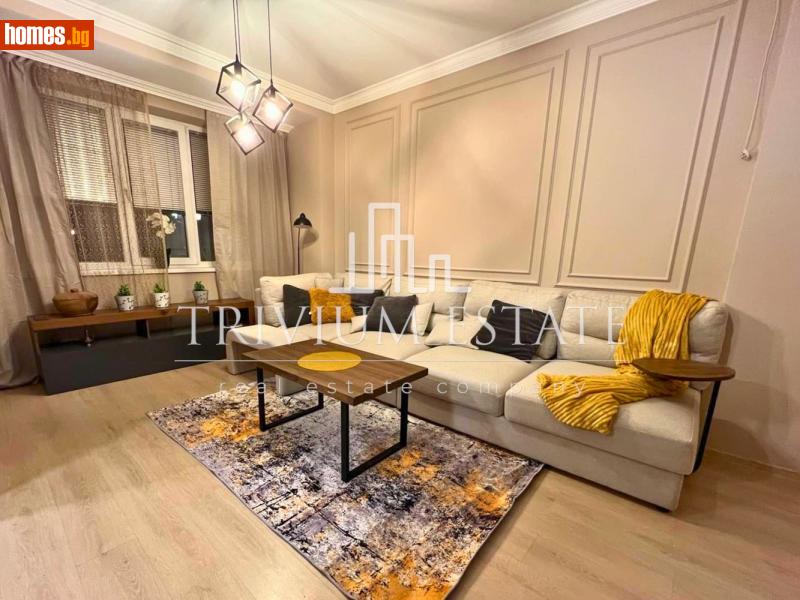 Тристаен, 100m²