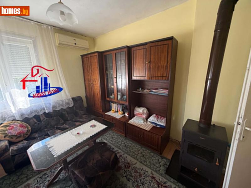 Етаж от къща, 80m² -  Широк център, Шумен - Къща за продажба - Аджест хоум - 120572646