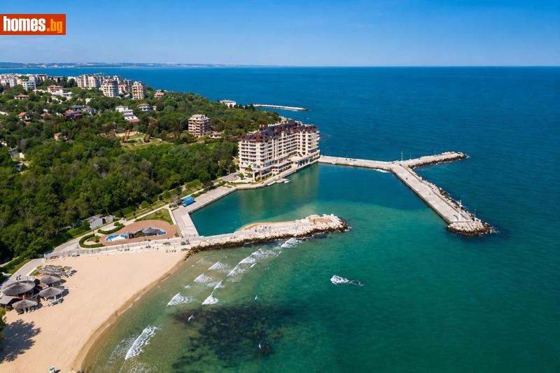 Тристаен, 180m² - К.к.Св.Константин и Елена, Варна - Апартамент за продажба - Смени Адреса ЕООД - 120577823