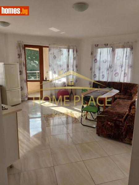 Тристаен, 95m²