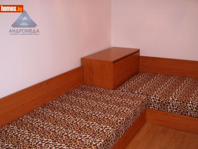 Едностаен, 12m²
