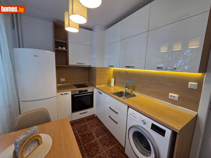 Двустаен, 65m²