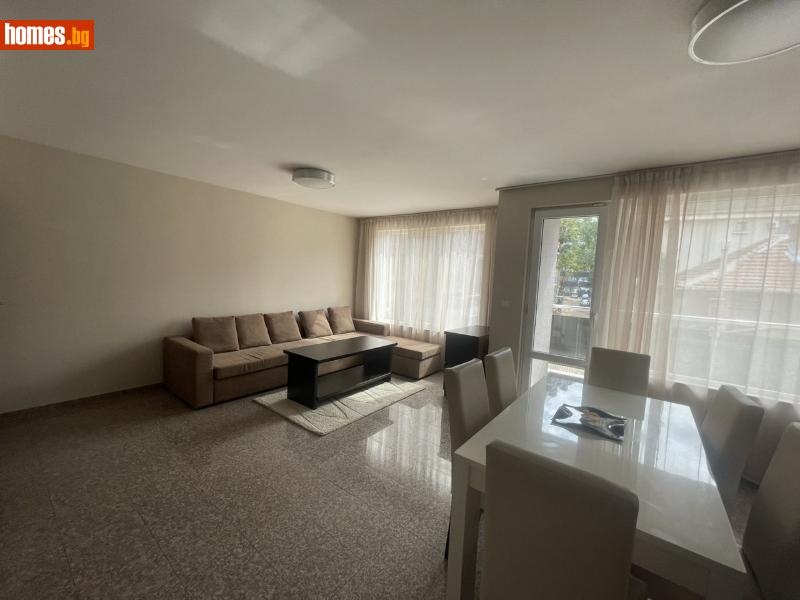 Тристаен, 89m²