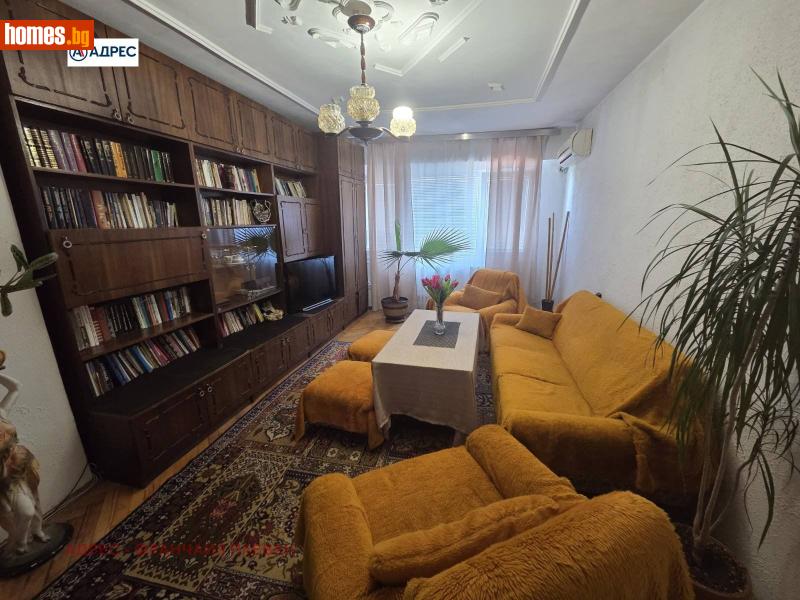 Двустаен, 68m²