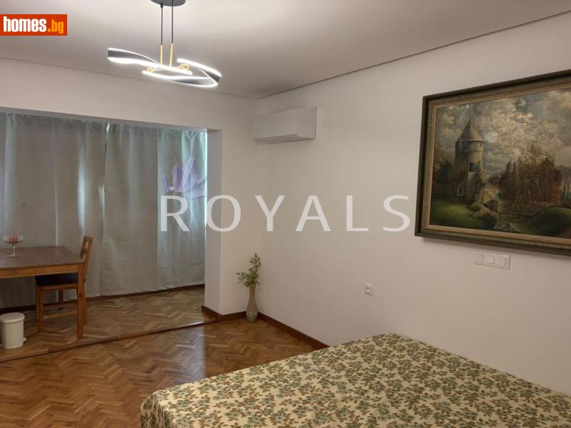 Тристаен, 80m²