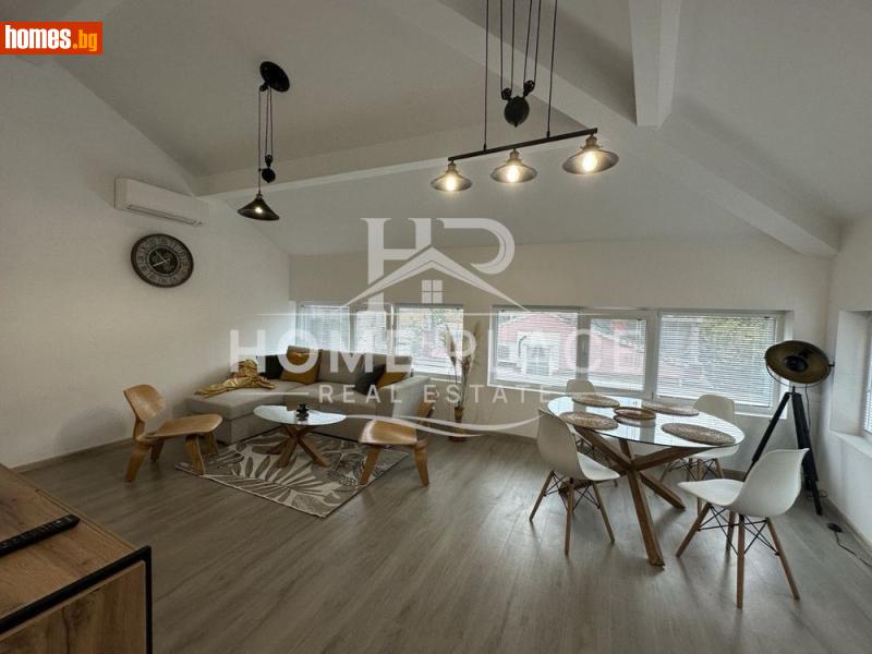 Тристаен, 95m²