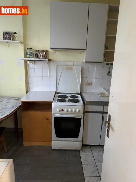 Тристаен, 82m²