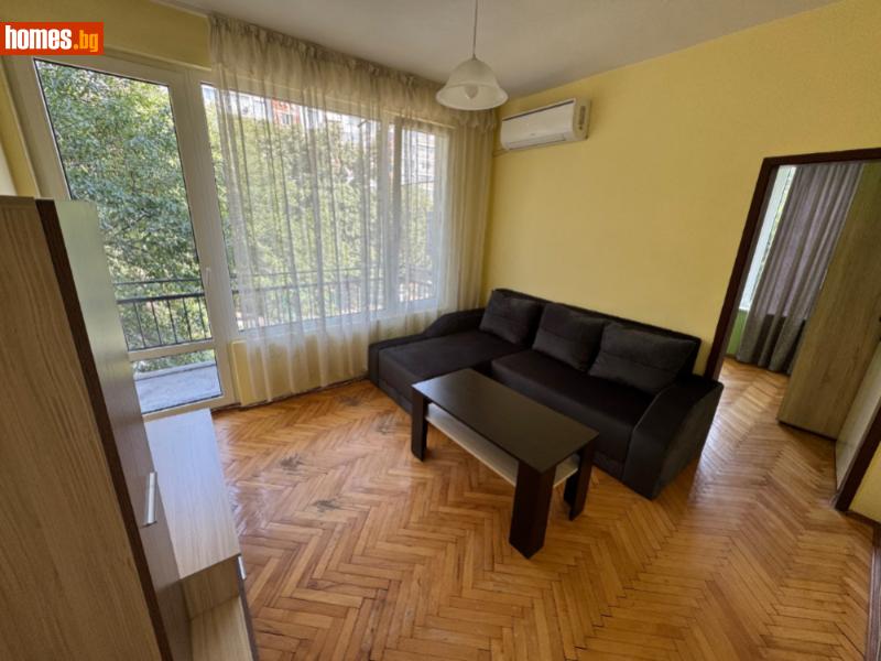 Тристаен, 86m²